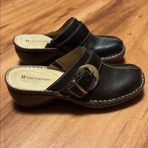 Women’s Naturalizer sz 6.5 Mules, genuine leather
